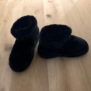 Faux fur boots. Women’s size 8. Brand new, never worn.